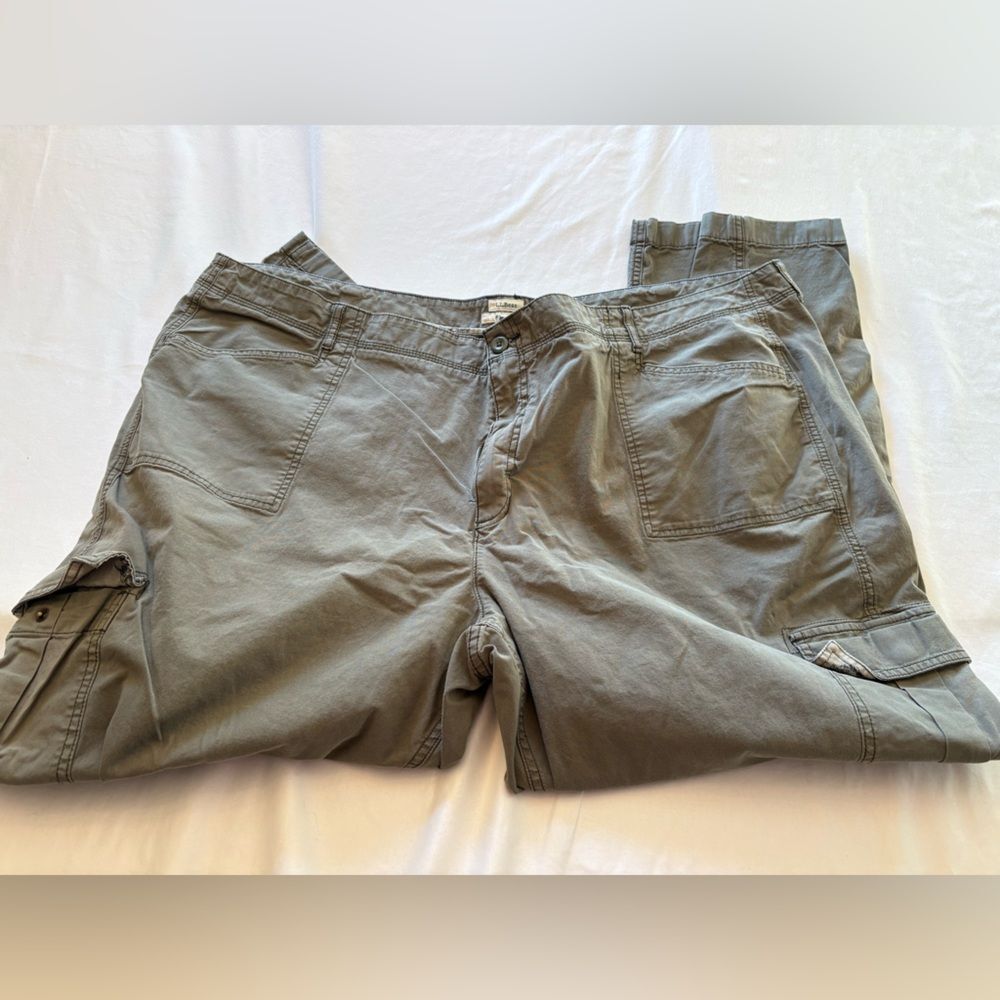 L.L. Bean Favorite Fit Olive Cargo Pants 26W Stretch Cotton
